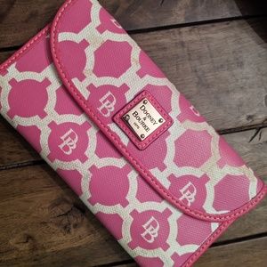 D&B wallet
